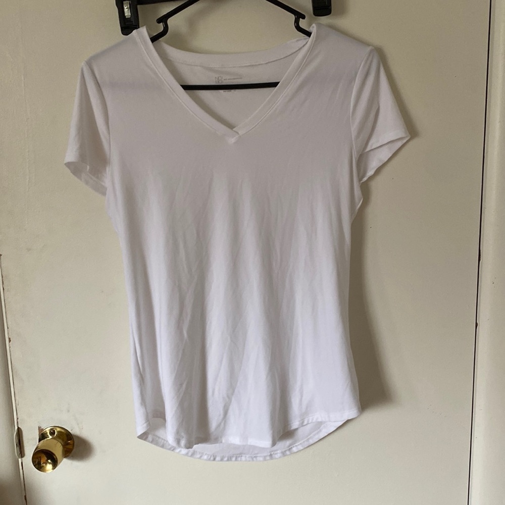 White T shirt never worn.